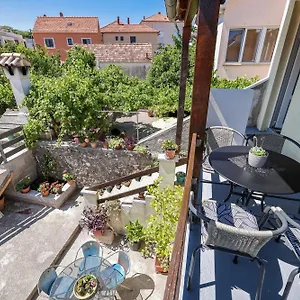  Apartment M&v